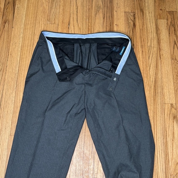 Haggar men’s suit - Picture 3 of 4